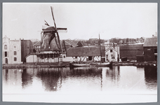 WAT002002361 Aanzicht op molen de Hoop (bijgenaamd het Kuyke)Deze stellingmolen dateert uit 1680 en diende sinds 1727 ...
