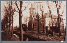 WAT002002935 Rechts voor: de pastorie van Etersheim, Etersheim nummer 9, daarnaast staat de Kerk van Etersheim, ...