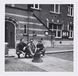 WAT001017666 De klok uit het oude carillon uit de Grote Kerk aan de Kaasmarkt dat gemaakt was door Peeter van den Geijn ...
