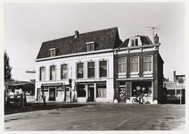 WAT001017713 Café bar Marees, Willem Eggertstraat 36.Wijnen, Likeuren en gedistileerd van J.Poland Willem Eggertstraat ...
