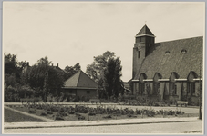 WAT001017913 Uitbreidingsplannen. Plantsoen met het kerkgebouw van de Protestantse Gemeente Landsmeer.