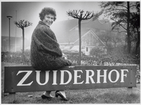 WAT003000370 Directrice Jansen van bejaardencomplex Zuiderhof neemt afscheid (pensioen)