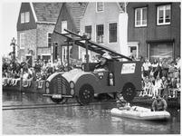 WAT003002889 Foto: De brandweer van Monnickendam heeft op zaterdag 24 juli 1993 tijdens de opnamen van het Tros- ...