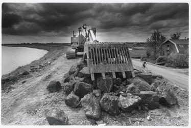 WAT003002952 De Katwouder Zeedijk tussen Volendam en Katwoude kreeg een stevige opknapbeurt.Foto: De ...