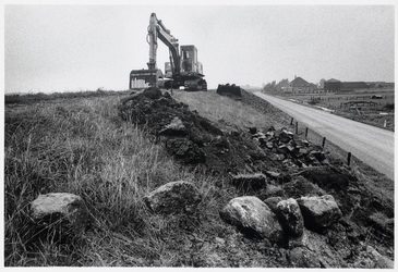 WAT003002953 De Katwouder Zeedijk tussen Volendam en Katwoude kreeg een stevige opknapbeurt.Foto: De ...