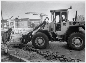 WAT003002964 Herinrichting van het Schulpzand door werknemers van de firma van Waveren.