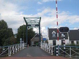 WAT120003293 Rechts; huis aan de Zeevangdijkje nummer 18 te Kwadijk.Lings voor: brug over de Purmerringvaart richting ...