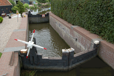 WAT120002586 De Jispersluis is een van de weinige poldersluizen met een sluiswachter in vaste dienst bij het ...
