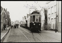 WAT050000348 NZH-tram op de halte Noordeinde