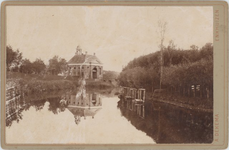 foto-30200 Westeinde met Koepoort te Enkhuizen omstreeks 1900, 1900