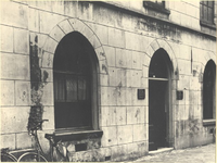 foto-7511 Zijgevel stadhuis. Vóór de restauratie omstreeks 1938, ca. 1930