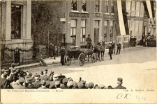 foto-4239 De Prins het Museum verlatende. - Hoorn, 1902, 18 maart