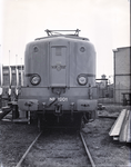 19093 FDHEEMAF058965 Locomotief 1201 van de Nederlandse Spoorwegen op feestelijk versierd HEEMAF spoor, 1951-12-08