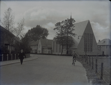 1 FDSPAARNE001 Stadsuitbreiding Parkweg Almelo, opname van de kerk aan die straat., 1935-10-25