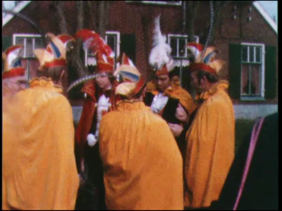 4248BB03810 Film uit de Collectie Aaftink Holten.Beelden van diverse carnavalfestiviteiten in Holten in de jaren 1980 ...