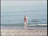 5044BB07734 Een film, vermoedelijk opgenomen tijdens een schoolreis naar Spanje, met beelden van:- Een Spaans strand en ...