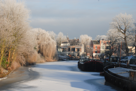 20 DBUITERWIJK-000134 Woonboten aan de stadsgracht -Groot Wezenland, 2009-01-09