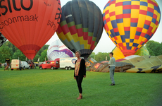 3999 FDUITERWIJK-002293 luchtballonnen en Cobie Uiterwijk, 2000-05-27