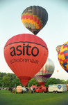 4002 FDUITERWIJK-002296 luchtballonnen in park de Weezenlanden, 2000-05-27