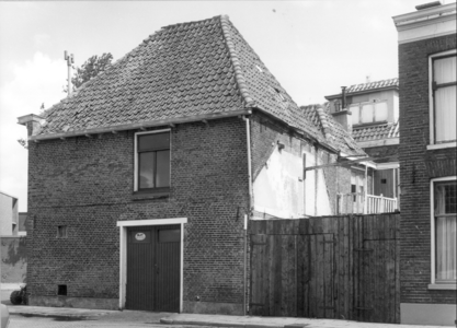 4666 FD000688 Bedrijfspand in gebruik bij de Zwolse Zaadhandel van Bruggeman en woning op de hoek Assiesplein en ...
