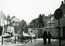 4687 FD001286 Gezicht op de achterzijde van een uitgebrand pand aan de Bloemendalstraat na de brand van 7 januari 1979. ...