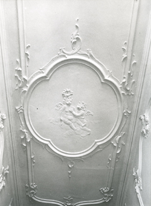 4710 FD001313 Stucwerk in het voormalige woonhuis van de dichter Rhijnvis Feith (1753-1824) in de Bloemendalstraat in ...