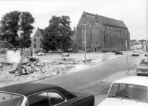 5209 FD000042 Achter de Broeren en Broerenkerkplein Broerenkerk tijdens de sloop midden jaren 60. Uit het zuidoosten in ...