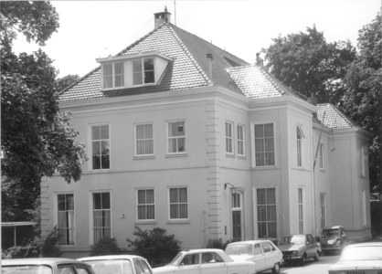 5262 FD000737 Gezicht op het vroegere badhuis van dr. Schaepman op het Noordereiland. Het pand is in gebruik geweest ...