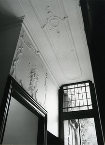 5271 FD001322 Stucwerk in het voormalige woonhuis van de dichter Rhijnvis Feith (1753-1824) in de Bloemendalstraat in ...