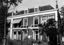 6322 FD014194 Ter Pelkwijkstraat 11-13, uit het oosten., 1984