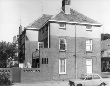 6390 FD000119 Alexanderstraat, hoekhuis met DAF geparkeerd., 1973-00-00