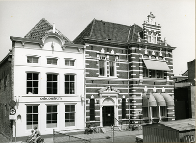 6475 FD001431 Blijmarkt 21 en 23. Cele-centrum en de voormalige Nutsspaarbank, gebouwd in 1889., 1981-00-00