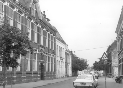 7551 FD000187 Aplein 7, Aplein 9, Aplein 11, Aplein 13 vanaf de Steenstraat naar het zuidoosten,1972. Broerenkerkplein ...