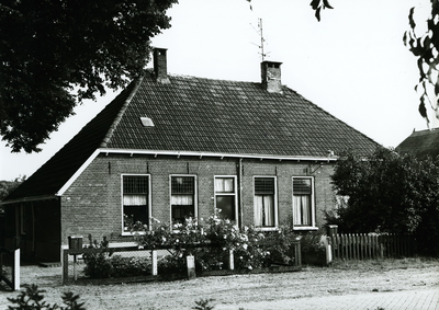 7632 FD001495 Twee-onder-een-kap boerderijen op Boerendanserdijk 10 en 8., 1975-00-00