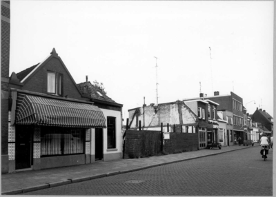 8091 FD014873 Vechtstraat 11-13 etc. gezien naar de Vechtbrug. , 1979