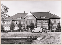 9879 FD015041 Veerallee 17: Christelijk Lyceum. Architect M. Meijerink, Amsterdamse School., 1973