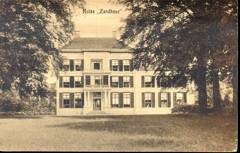 1109 PBKR4318 Hollewandsweg 17: voorzijde van Huize Zandhove , gelegen aan de Hollewandsweg te Hoog-Zuthem, ca. 1920. ...