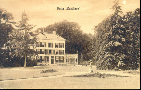 1110 PBKR4319 Hollewandsweg 17: Achterzijde van Huize Zandhove , gelegen aan de Hollewandsweg te Hoog-Zuthem, ca. 1920. ...