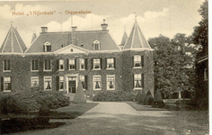 1618 PBKR5548 Diepenheim, Huize Het Nijenhuis, Nijenhuizerlaan 5. dateert uit1457. Maar van het oorspronkelijk huis is ...