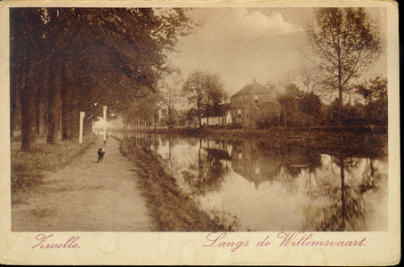 229 PBKR4172 Willemsvaart gezien vanaf de Katerveersluis (met aanwijzende bordjes voor de schepen) naar het noorden. ...