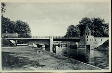 231 PBKR4174 Spoolderbergbrug over de Willemsvaart vlak na de bouw in 1936: de landhoofden van de draaibrug van ...
