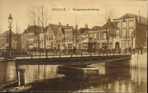 2579 PBKR4000 Kaart met foutief opschrift Diezerpoortenbrug , het is de Vispoortenbrug, draaibug. gezien naar het ...