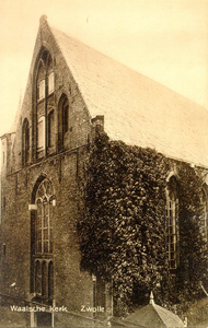 2756 PBKR3462 Schoutenstraat 4: Gezicht op de westgevel van de Sint Geertruidenkapel, in gebruik als Waalse Kerk, ca. ...
