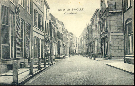 2778 PBKR4019 Voorstraat gezien naar de Grote Markt vanaf de Drostenstraat. Op de voorgrond links Voorstraat 34 (met in ...