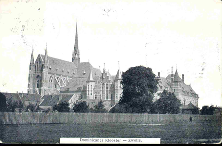 3613 PBKR0152 Dominicanenklooster en kerk (voltooid 1901-1902), gezien vanaf het nog onvoltooide Assendorperplein ...