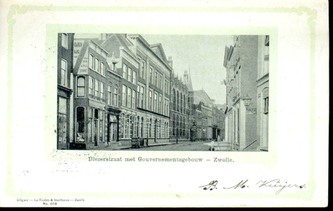 3664 PBKR0741 Gezicht in de Diezerstraat met het Provinciehuis (Diezerstraat 80) vanuit de Smeden, ca.1900. In het ...