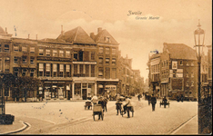 3895 PBKR1327 Vanaf links: Grote Markt 10, woonhuis notaris mr. C. F. Kaempff. Grote Markt 9 vanaf 1903 de ...