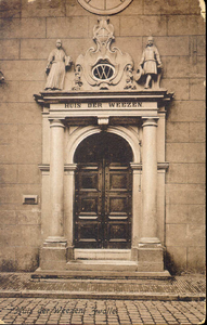 4489 PBKR0308 Broerenstraat 11, ca. 1910. Het poortje van het voormalige Hervormd Weeshuis, voor de brand 30 juni 1960, ...