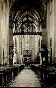 4617 PBKR2590 Ossenmarkt 10, interieur van de R.K. O.L. Vrouwekerk gezien naar het koor met het altaar, de triomfbalk ...