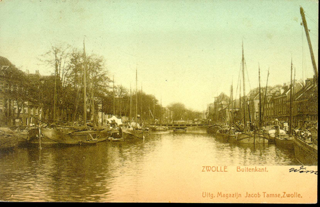 4667 PBKR0342 De Thorbeckegracht ca. 1900, rechts Buitenkant, midden Vispoortenbrug (gebouwd 1868), stadsgracht met ...